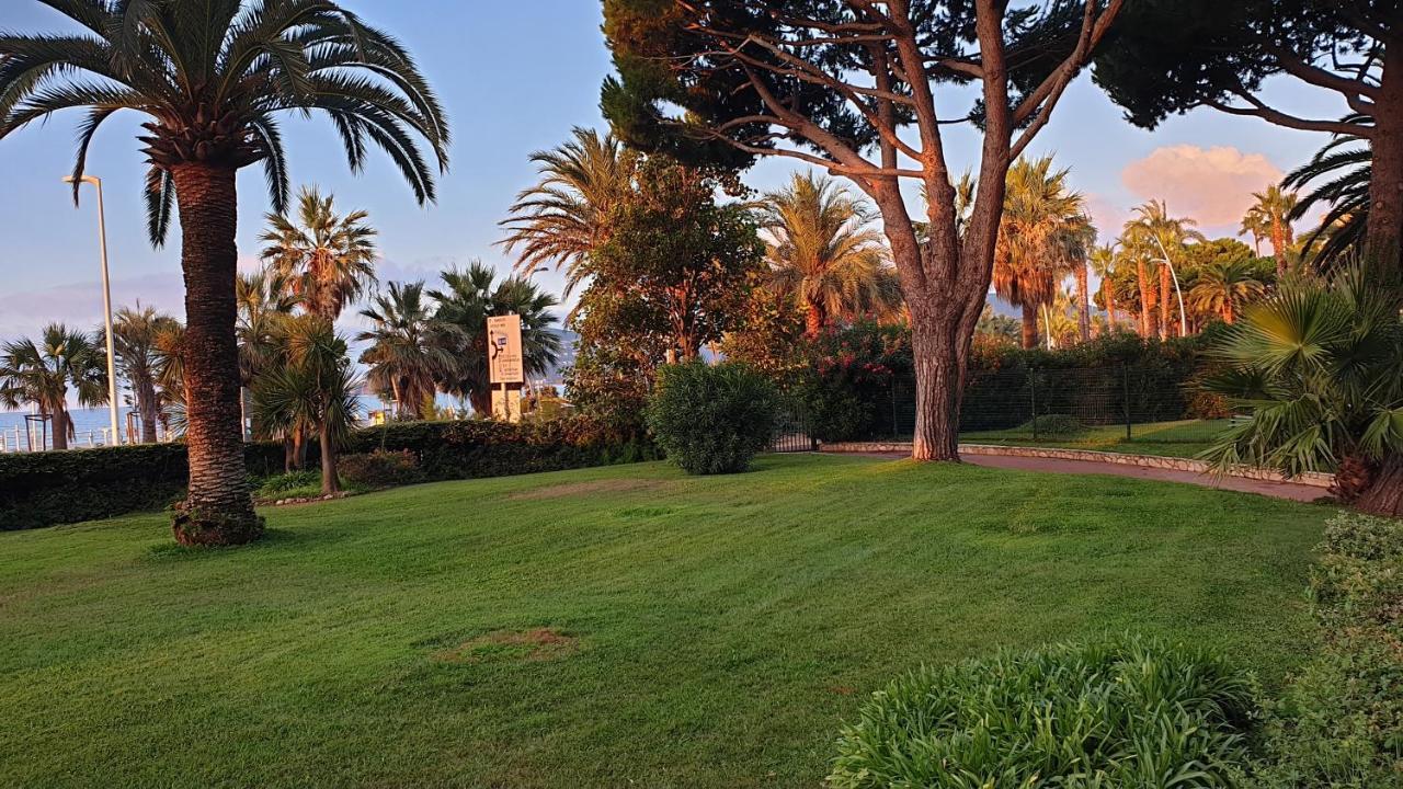 Garden And Beach Sea View Apartment カンヌ エクステリア 写真